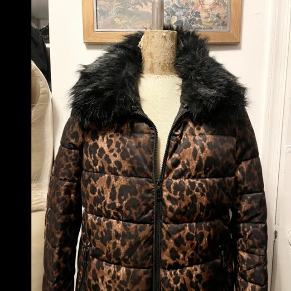 Women’s Tahari Gemma Leopard Quilted Puffer Coat. Size Large. Retail $260 - Picture 8 of 9